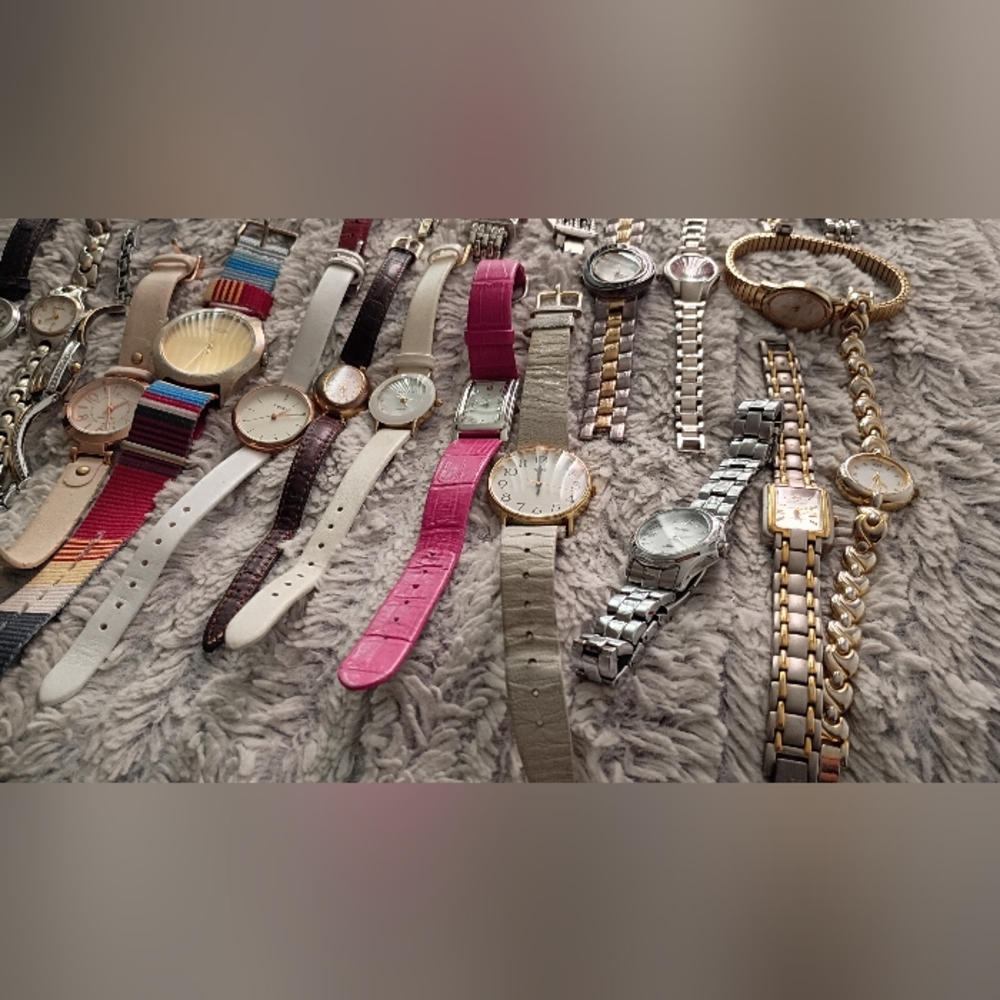 Assorted Women's Wristwatch - Pink, White, Tan, Brown, Gold, Silver - Picture 6 of 16